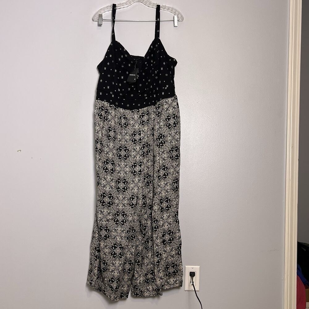 NWT Torrid Tie Front Culotte Jumpsuit black geometric print Pocket Plus Sz 1X - Picture 5 of 16
